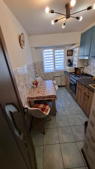 Apartament cu 3 camere