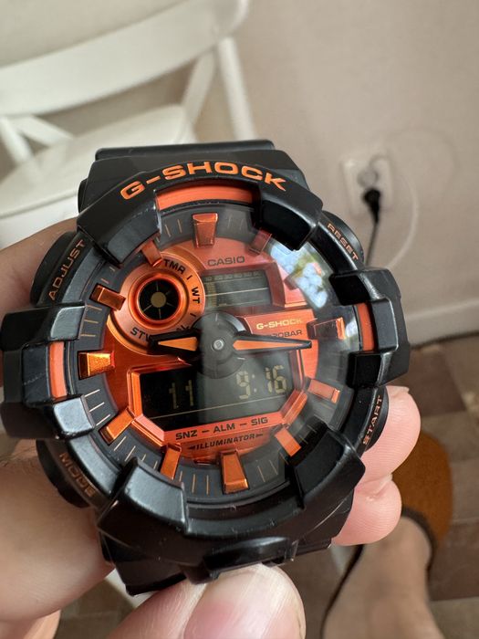 Casio g shock ga700br