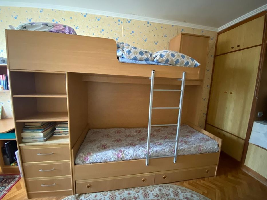 Двухярусная кровать