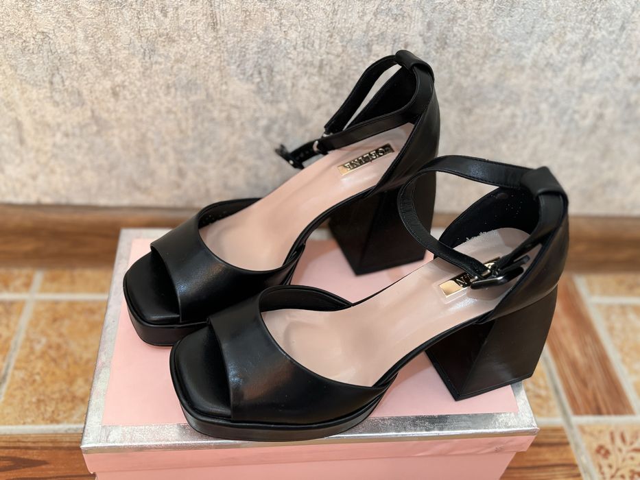 Босоножка 5000тг