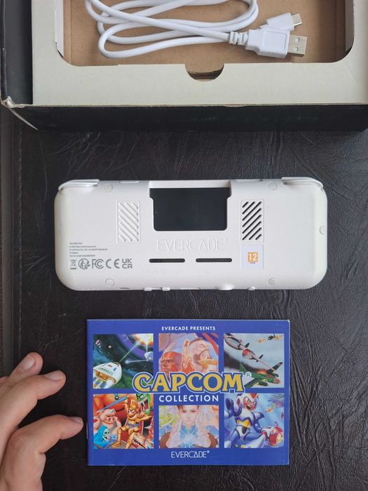 Consola jocuri Arcade Evercade EXP cu 18 jocuri instalate incluse similara cu Nintendo