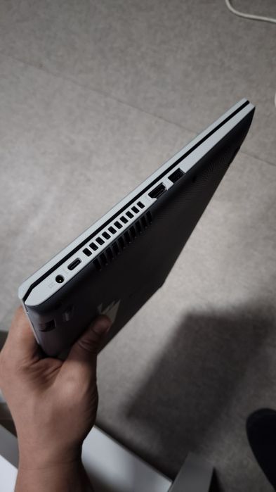 Asus VivoBook i3-10 4gb ssd256