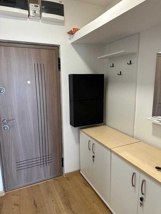 Locuiești sau câștigi? Apartament central, parter, ideal locuință sau business – complet utilat