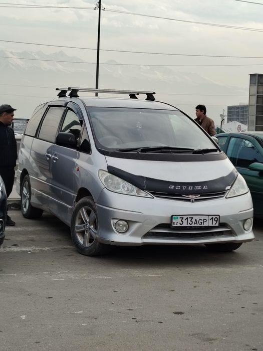 Авто Toyota естима