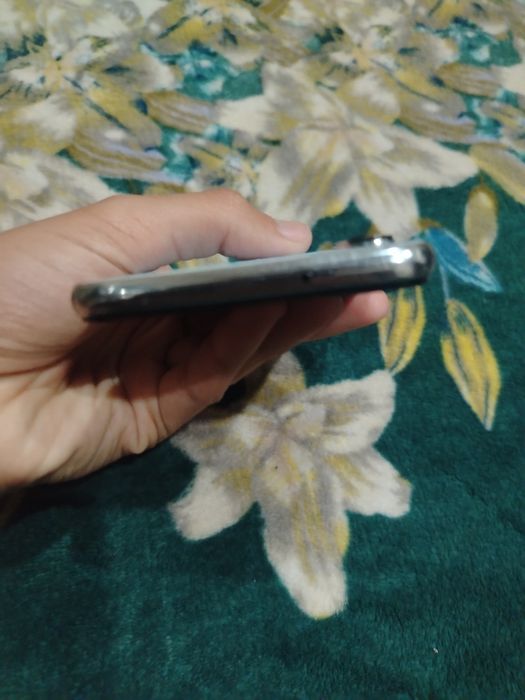 Redmi note 8 sotiladi holati b/u
