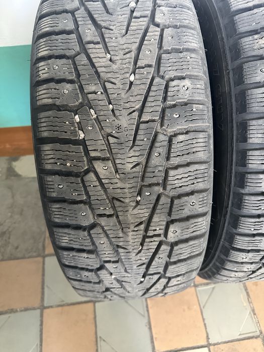 Продам зимнии шины