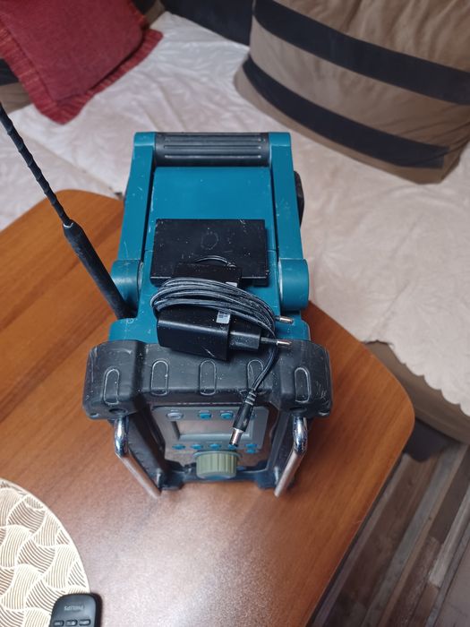 Строително радио макита