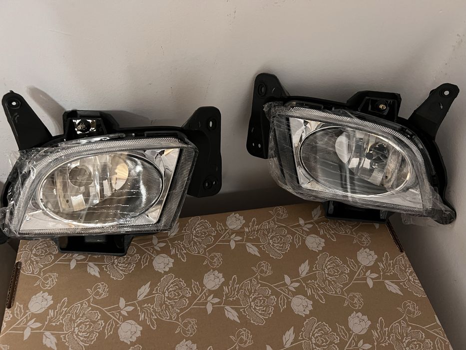 Proiectoare hyundai i30 2009-2012 nou pret /2 buc