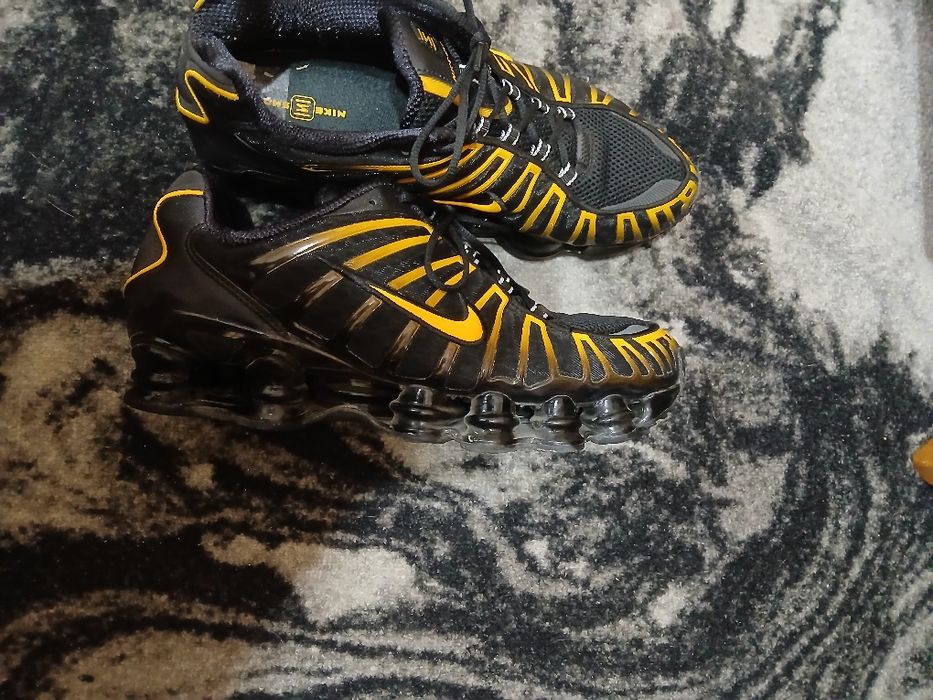 Обувки NIKE shox