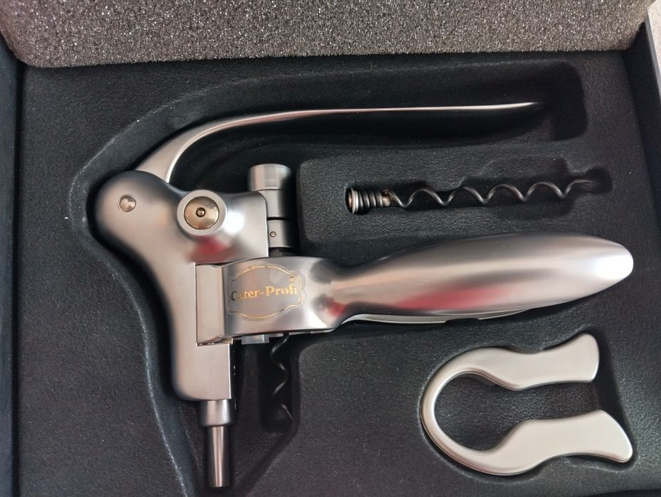 Нов тирбушон за вино

Забележки има само по кутията.