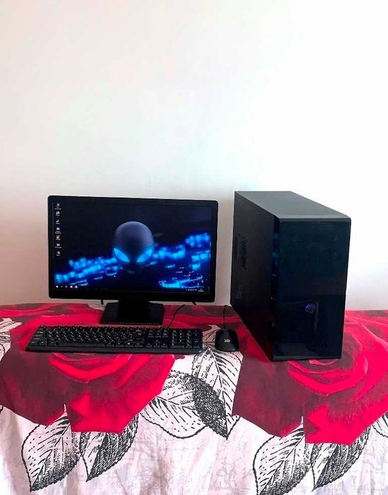 Продам Компьютер ( куча игр, Windows 10 )