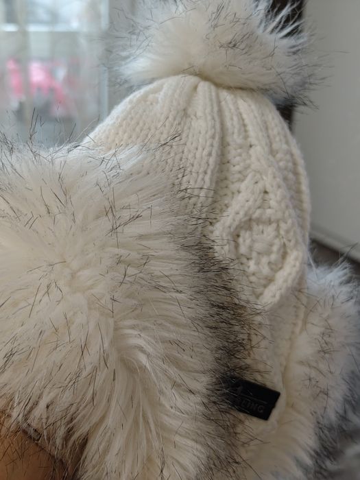 Зимна шапка с пух