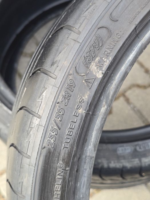 235 35 19 Michelin