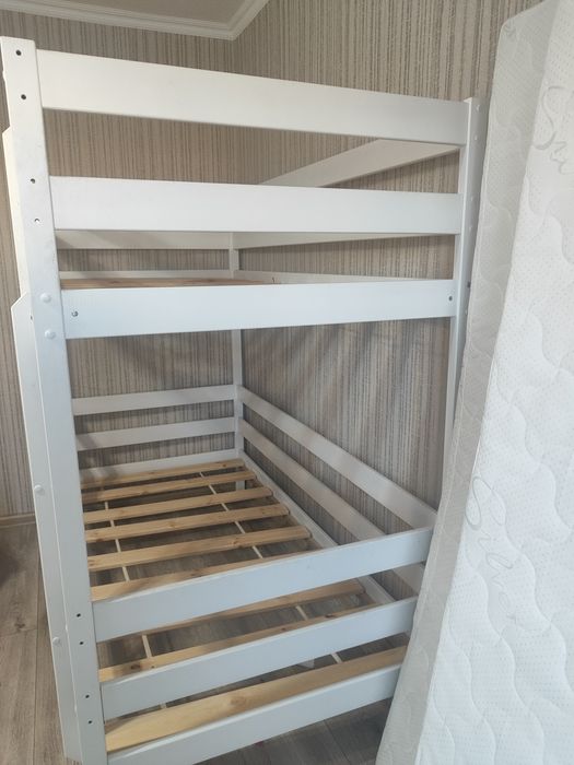 Продается двухъярусная кровать.