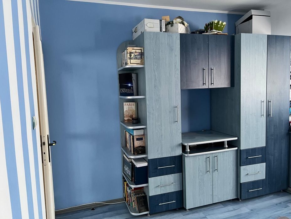 Se vinde mobila complet