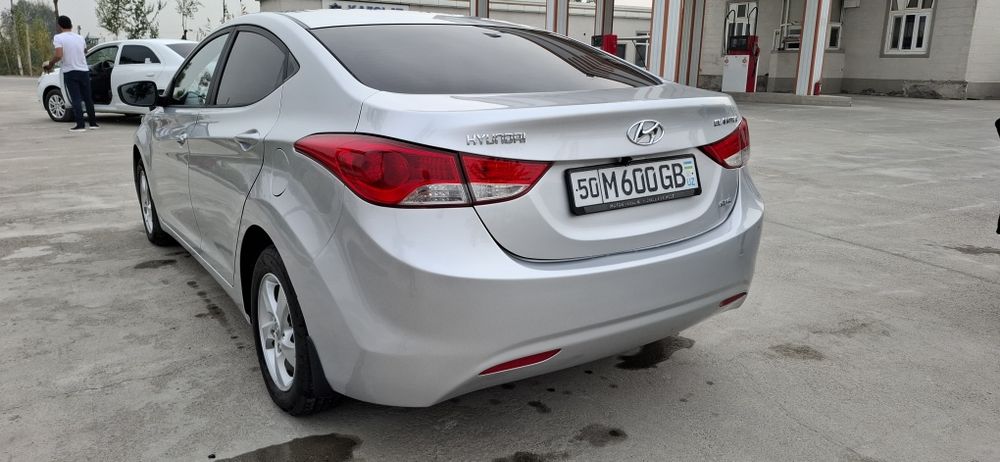Hyundai ЭЛАНТРА сотилади!