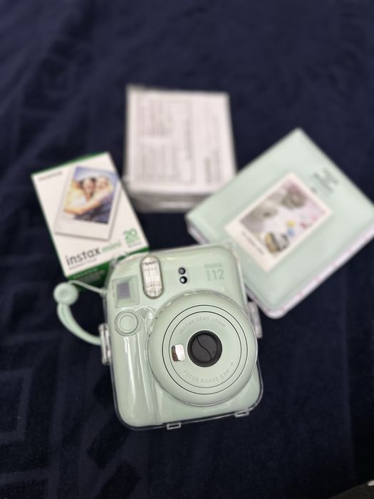 Продам Instax mini 12