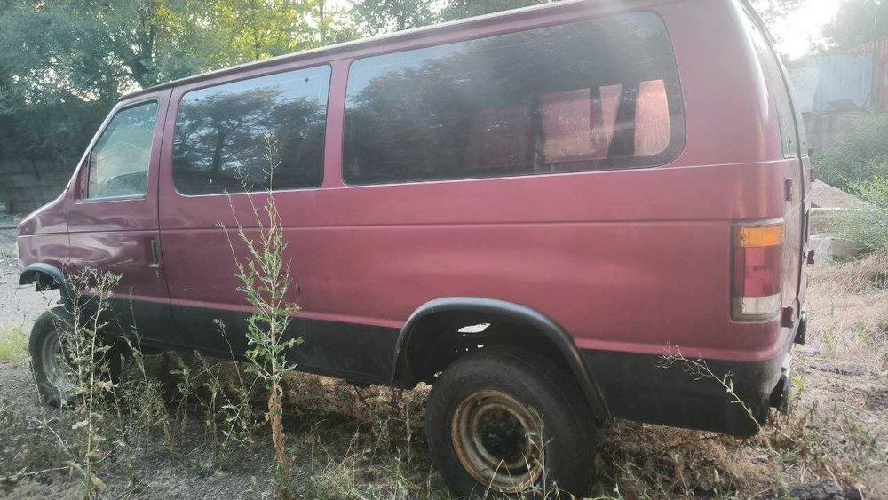 Ford Econoline E350 4x4 1993 года выпуска