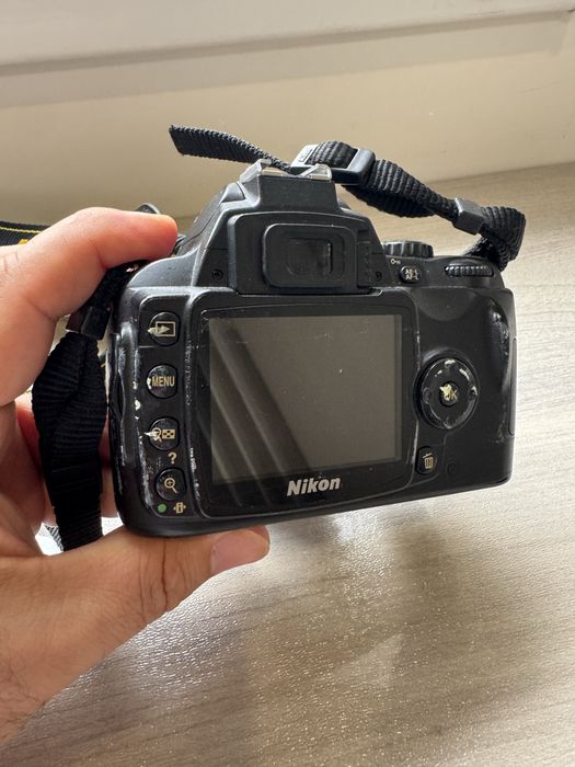 Фотоаппарат Nikon D40 б/у