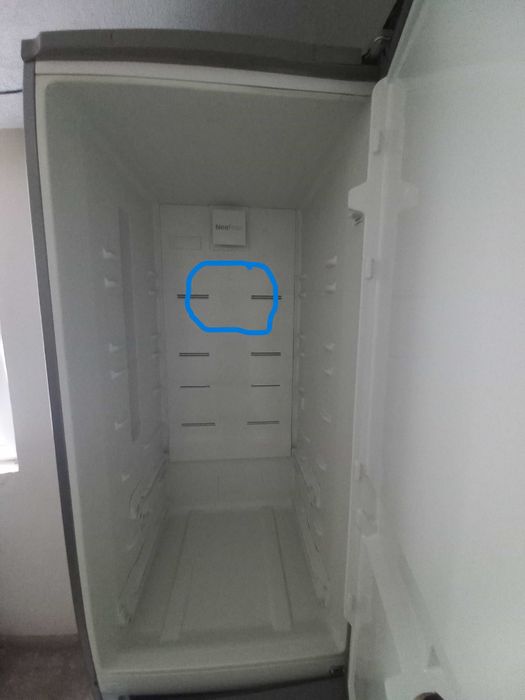 Combina frigorifica Beko ,355 litri,NoFrost, H=203 cm,dozator de apa.