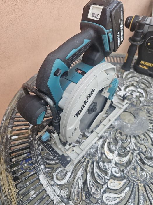 Circular makita DHS680