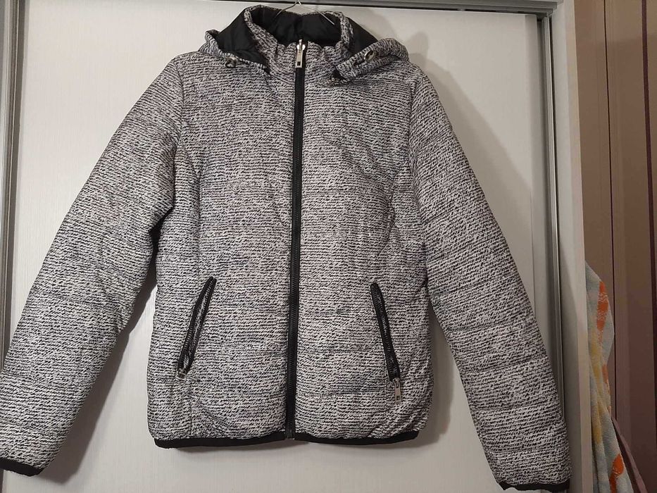 Продавам дамско яке