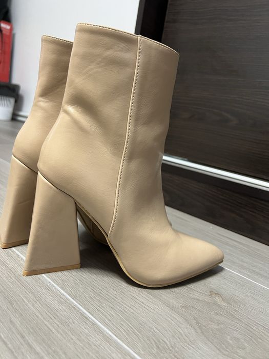 Pantofi marimea 37