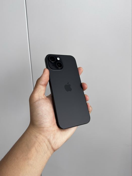 iPhone 15 128GB.