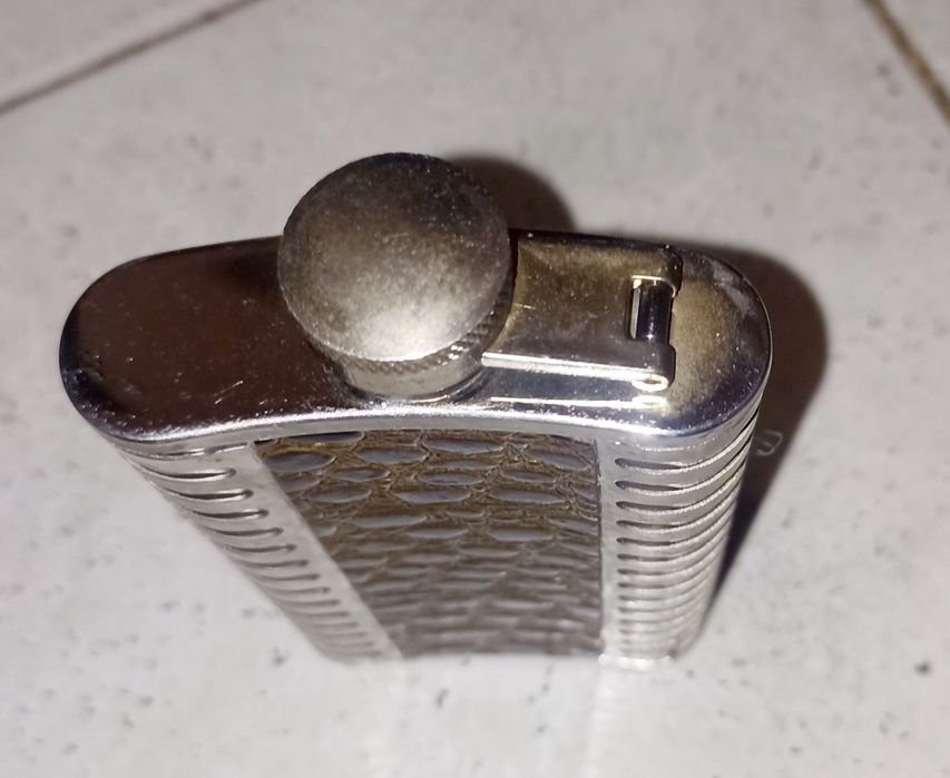 Метална бутилка за алкохол 150 мл  6 евро