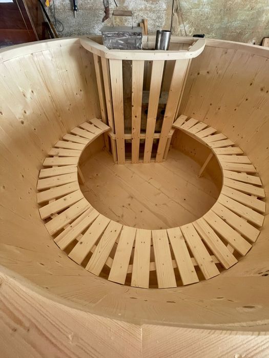 Ciubăr din lemn jacuzii