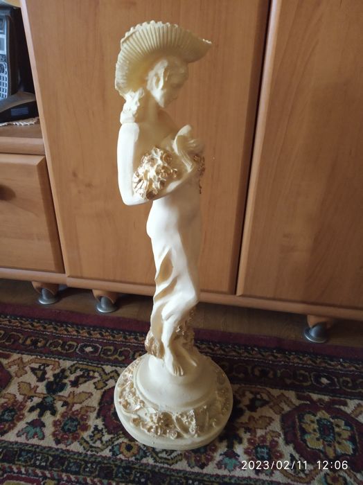 Продам статуэтку.