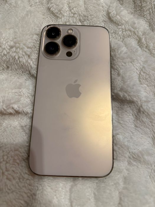 Vând iPhone 13 Pro gold