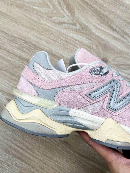 38,39New Balance 9060