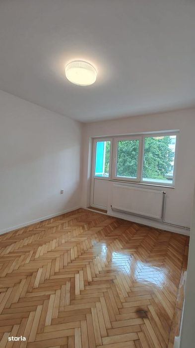 Vând apartament 2 camere,modificat în decomandat, etajul 1, Gojdu