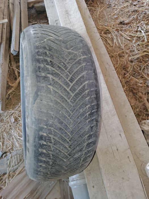 Балон сотилади R 17 /215/55