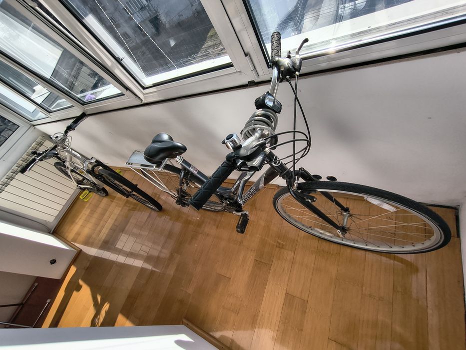 Vand doua biciclete Trek si Giant