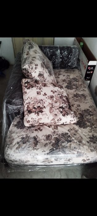 Диван  Martineli  с Гъши Пух.  Закупен за 8000лв .