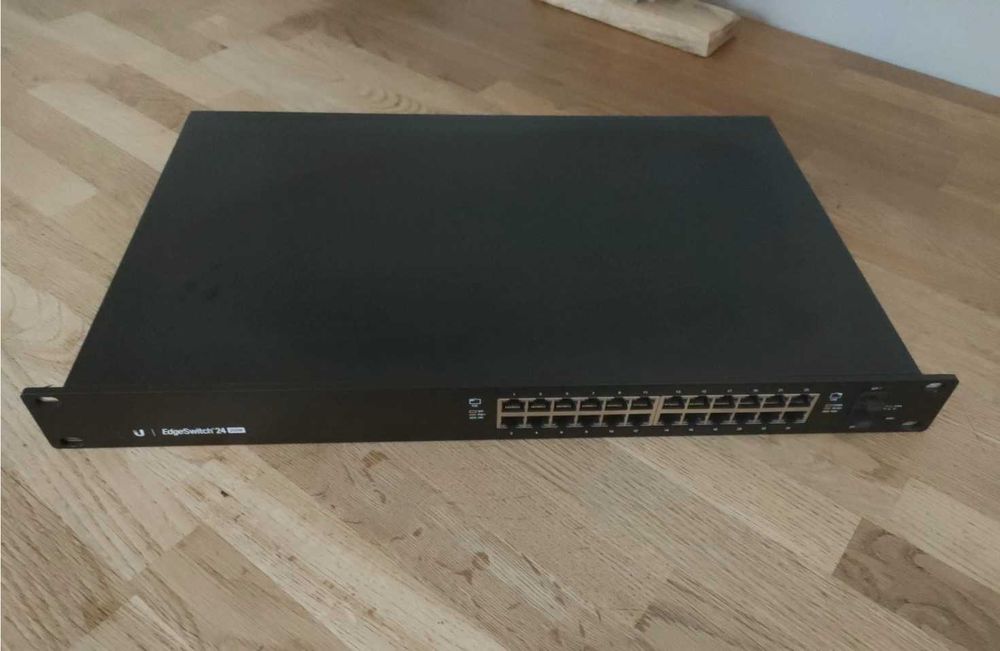 24 портов гигабитов PoE+ switch Ubiquiti EdgeSwitch 24 250W