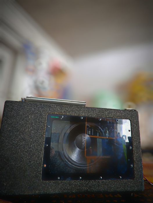 Баскаса със усилвател за кола hart,magnat 4000