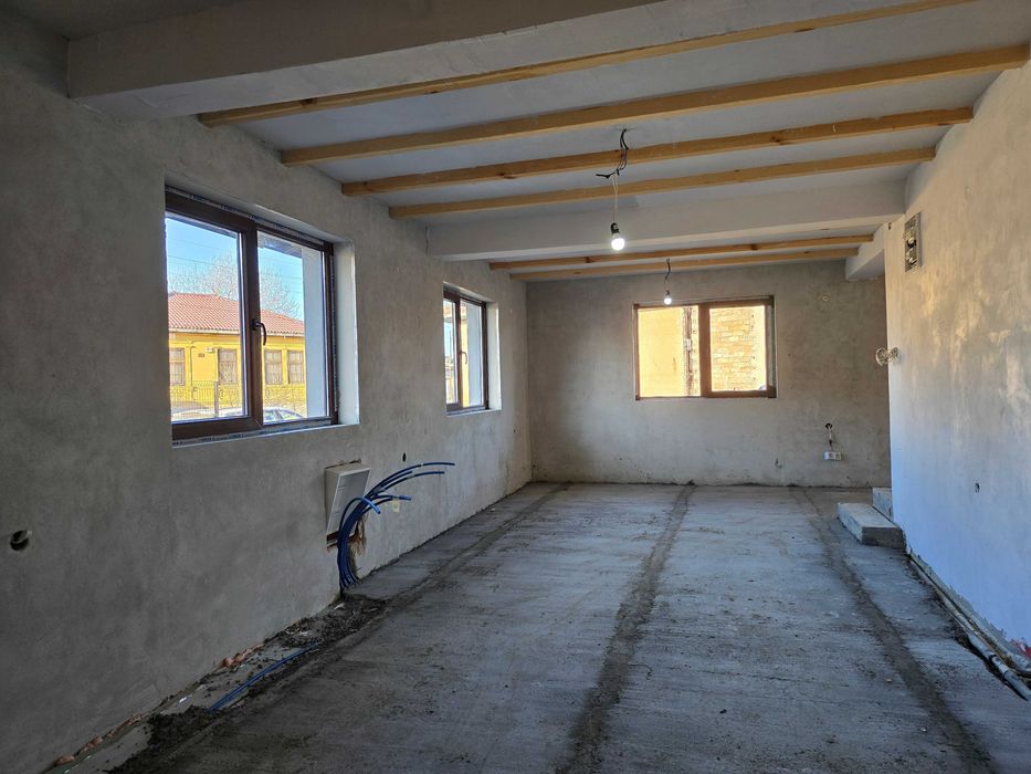 Реновирана къща с  голям двор в  с. Kъпиново / Велико Търново