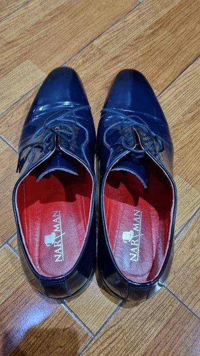Pantofi barbati de piele lăcuiți Narman.