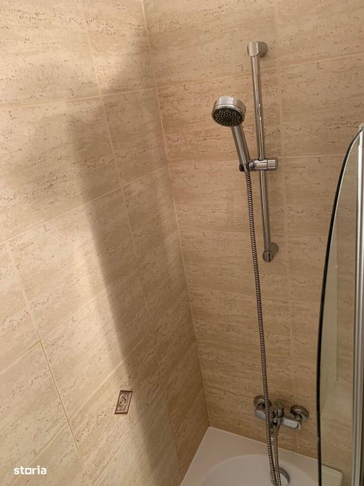 Apartament cu 1 camera etaj 1 din 3,  boxa si parcare, Gruia