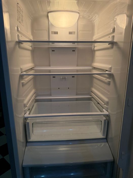 Холодильник SAMSUNG