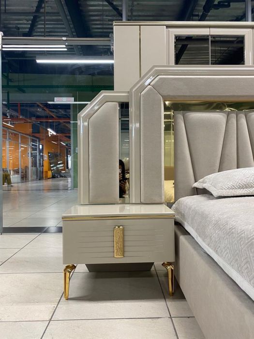 Продается спальный гарнитур