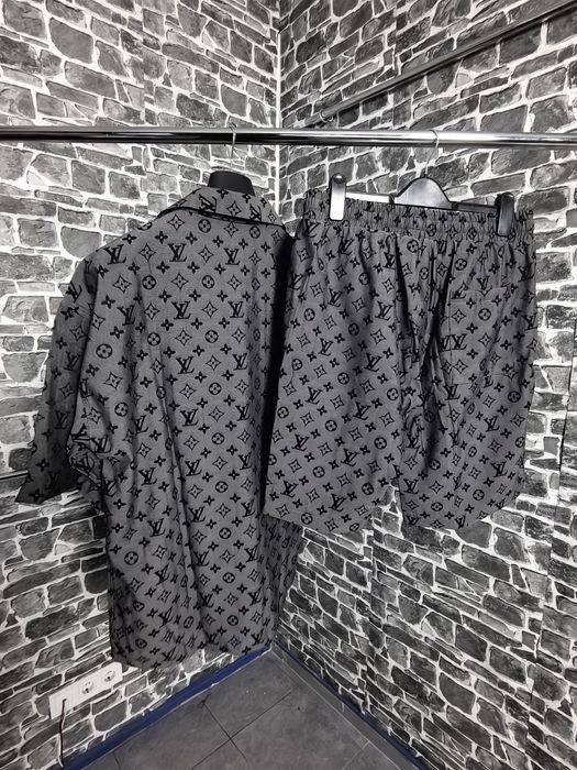 Lois Vieton летен екип