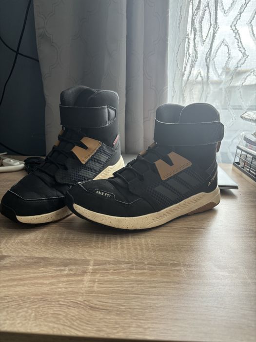 Оригинални Adidas зимни боти – размер 40,