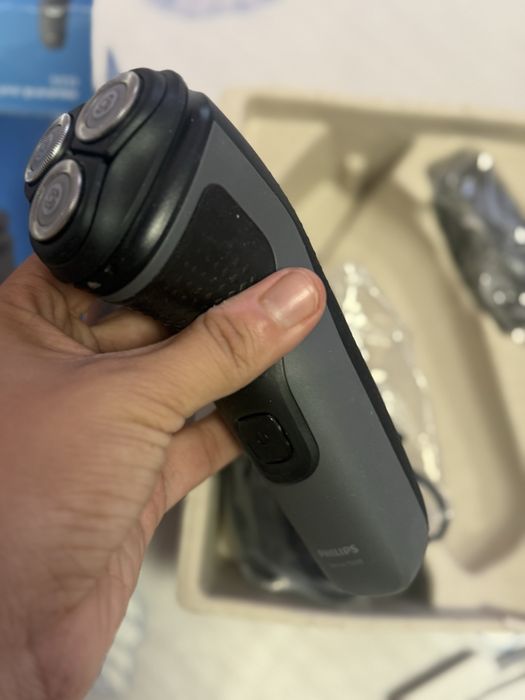 Elektron soqol olgich Philips Rossiyadan keltirilgan