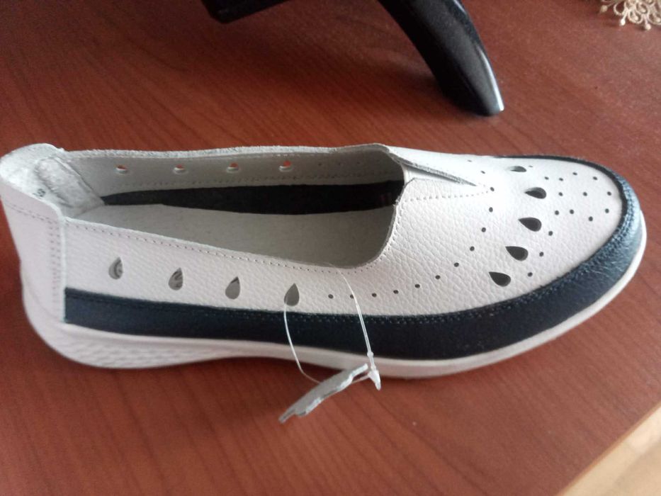 Дамски спортни обувки № 38