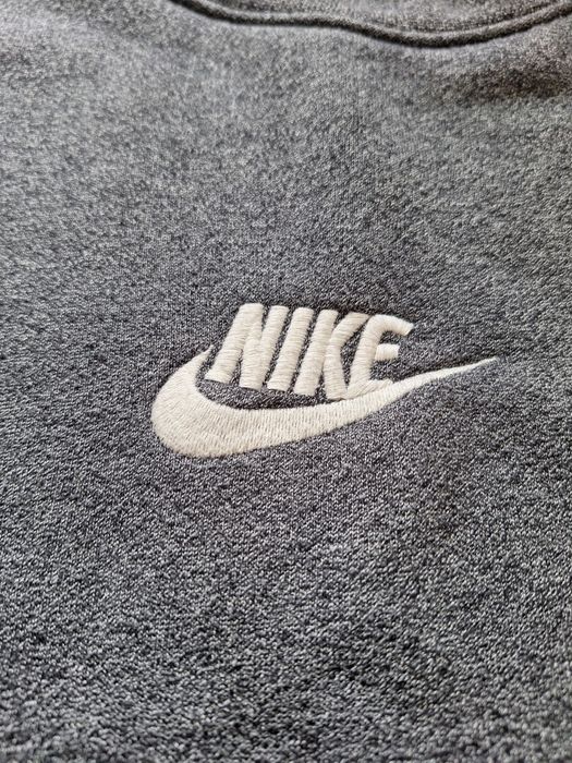 Nike суитшърт без качулка S – тъмносив, бродирано лого, отличен