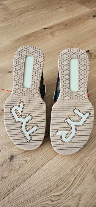 Обувки за вдигане на тежести TYR L1